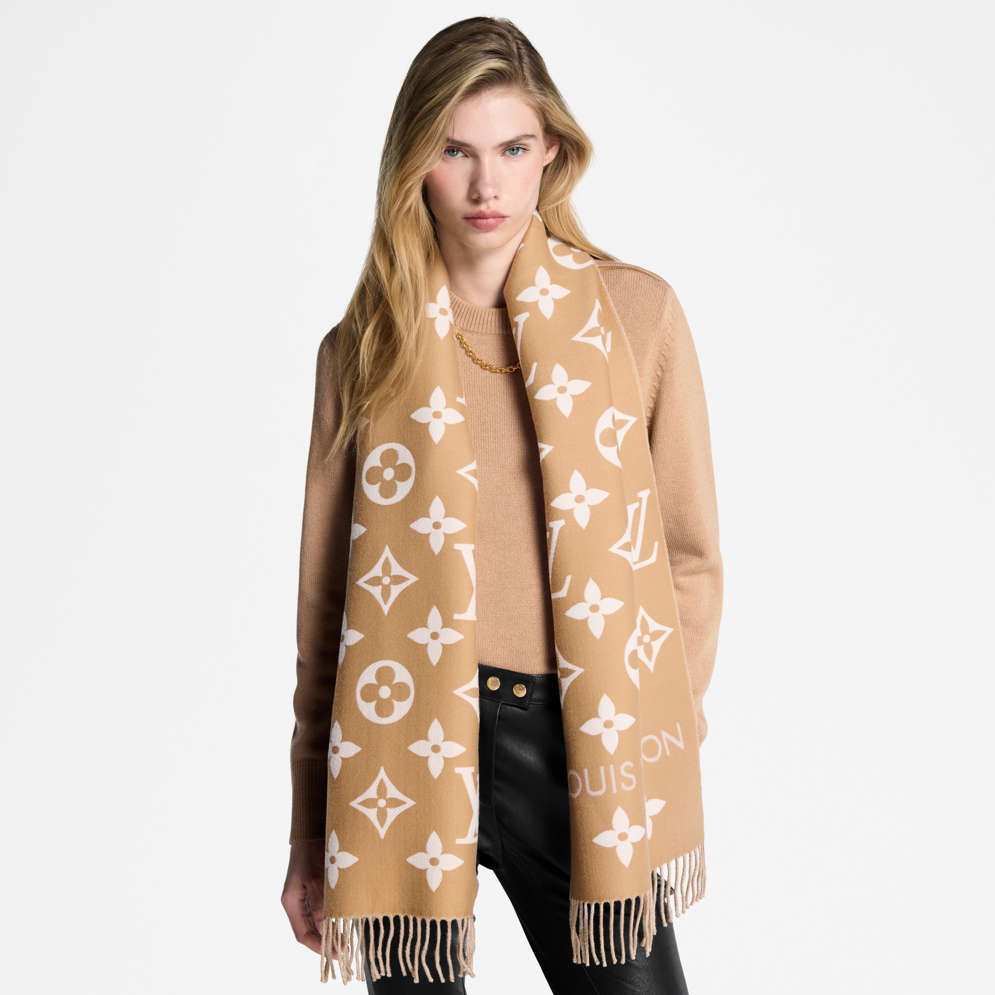LV Essential Scarf S00 - Women - Accessories | LOUIS VUITTON ®